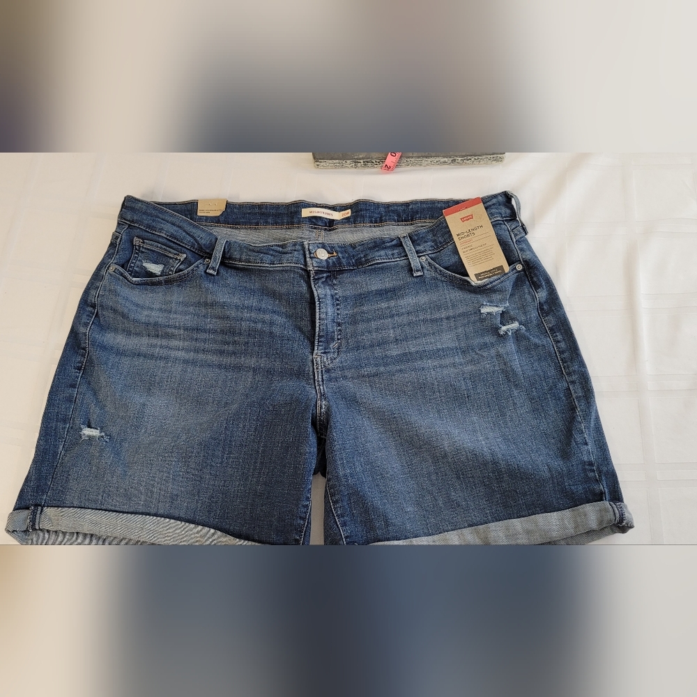 Levi plus size shorts